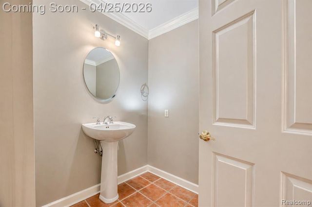 6608 Enclave Drive, Clarkston, MI 48348