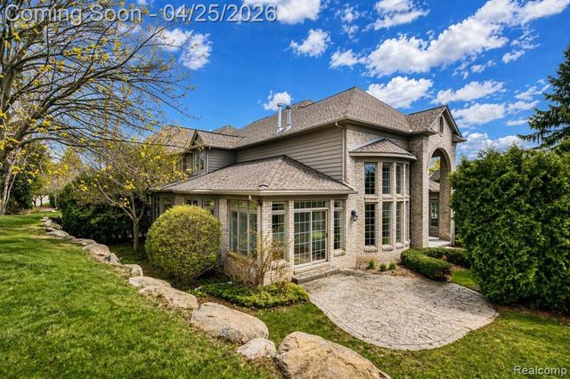 6608 Enclave Drive, Clarkston, MI 48348