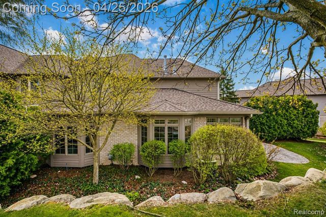 6608 Enclave Drive, Clarkston, MI 48348