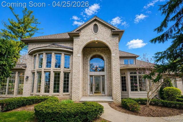 6608 Enclave Drive, Clarkston, MI 48348