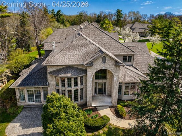 6608 Enclave Drive, Clarkston, MI 48348