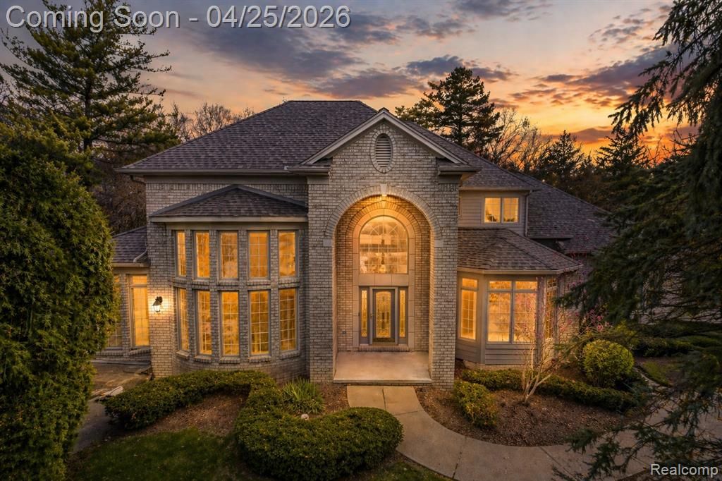 6608 Enclave Drive, Clarkston, MI 48348