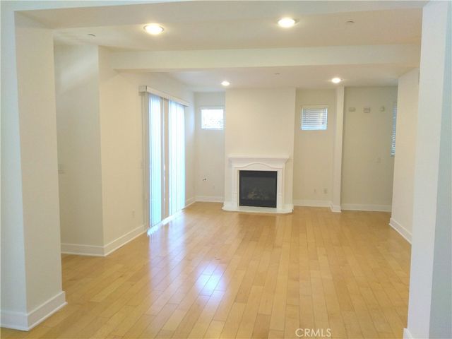 6300 Honolulu Avenue 101, La Crescenta, CA 91214