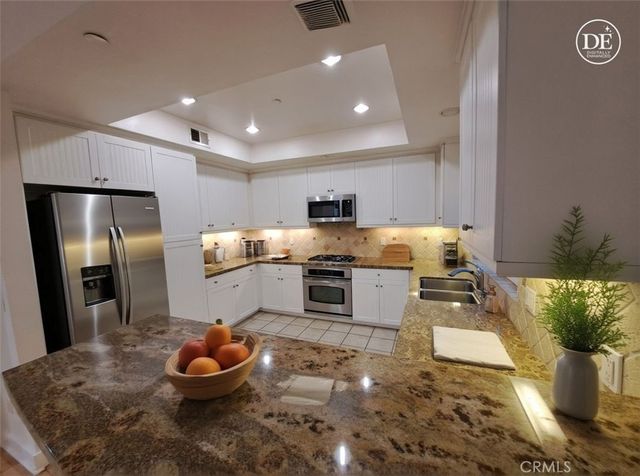 6300 Honolulu Avenue 101, La Crescenta, CA 91214
