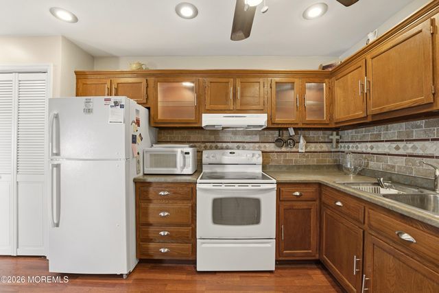 110 Henley Court C, Freehold, NJ 07728