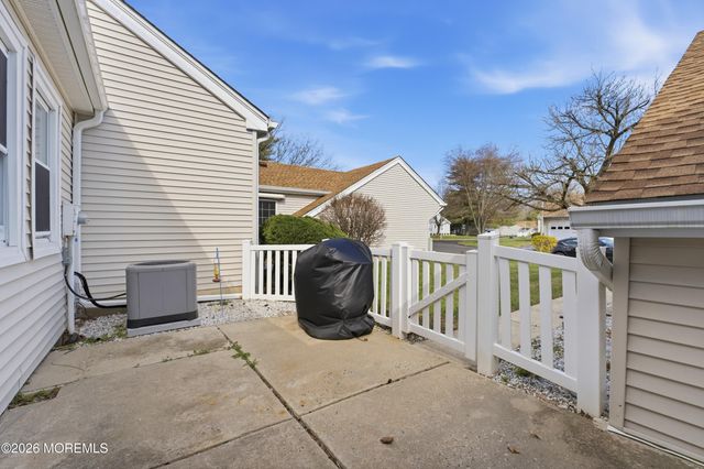 110 Henley Court C, Freehold, NJ 07728