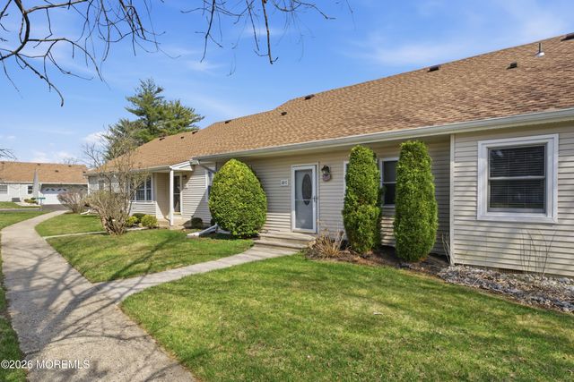 110 Henley Court C, Freehold, NJ 07728