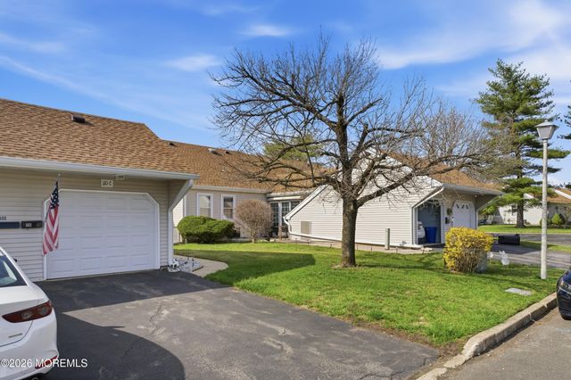 110 Henley Court C, Freehold, NJ 07728
