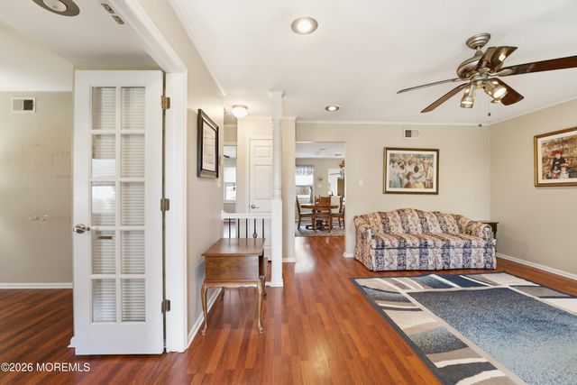 110 Henley Court C, Freehold, NJ 07728