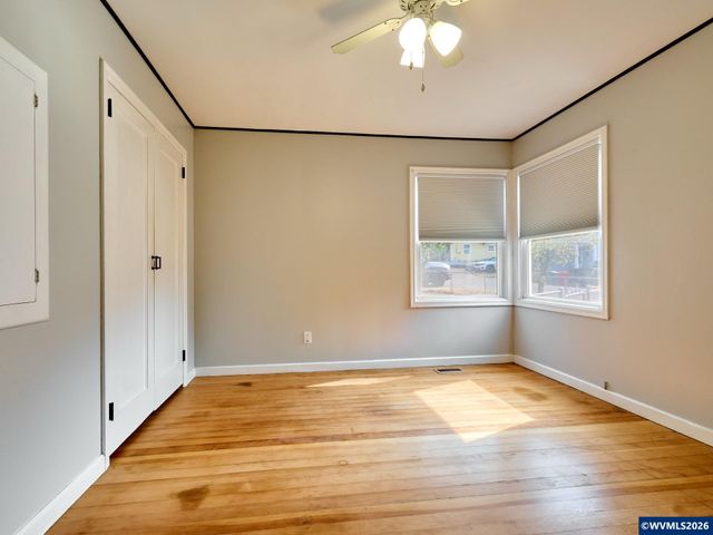845 S Water St, Silverton, OR 97381