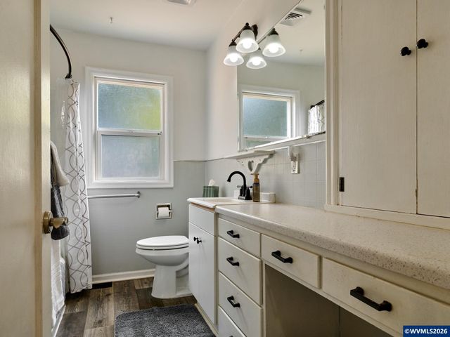 845 S Water St, Silverton, OR 97381