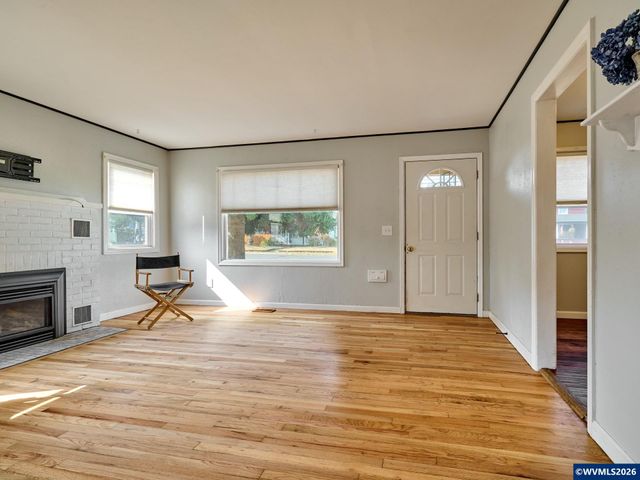 845 S Water St, Silverton, OR 97381