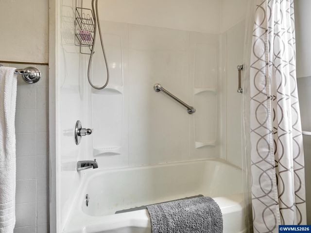 845 S Water St, Silverton, OR 97381