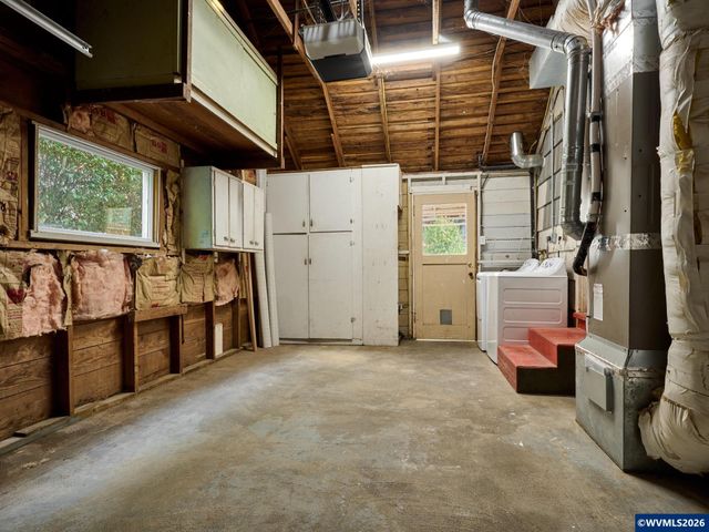 845 S Water St, Silverton, OR 97381