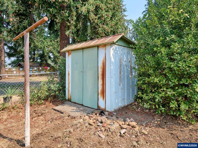 845 S Water St, Silverton, OR 97381