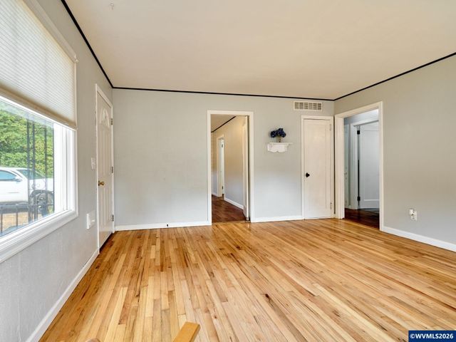 845 S Water St, Silverton, OR 97381