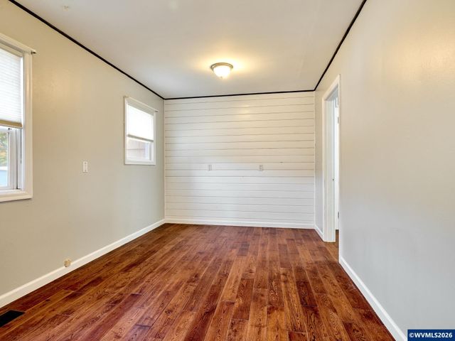 845 S Water St, Silverton, OR 97381
