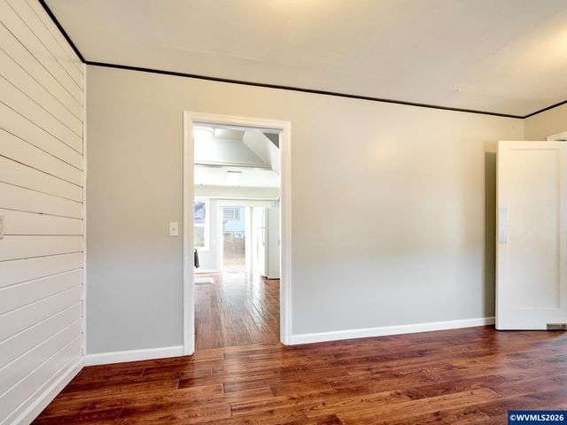 845 S Water St, Silverton, OR 97381