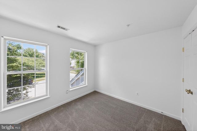 9200 FOX PARK RD, Clinton, MD 20735