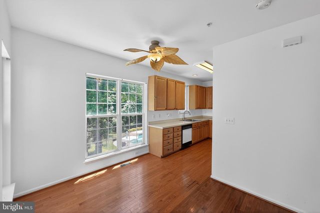 9200 FOX PARK RD, Clinton, MD 20735