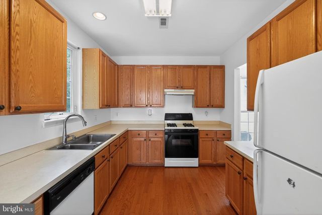 9200 FOX PARK RD, Clinton, MD 20735