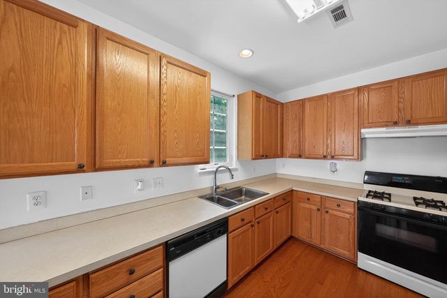 9200 FOX PARK RD, Clinton, MD 20735