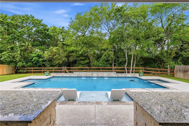 3070 West Embers Court, Bryan, TX 77808