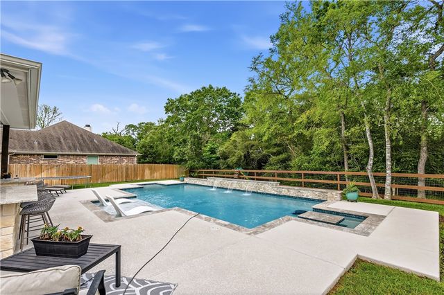 3070 West Embers Court, Bryan, TX 77808