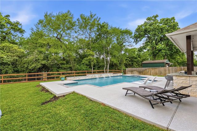 3070 West Embers Court, Bryan, TX 77808
