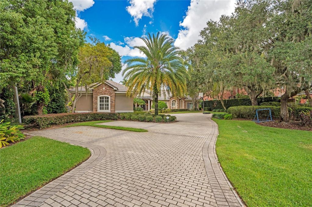 Image 2 of property listing at 515 W 2ND AVENUE, Windermere, FL 34786