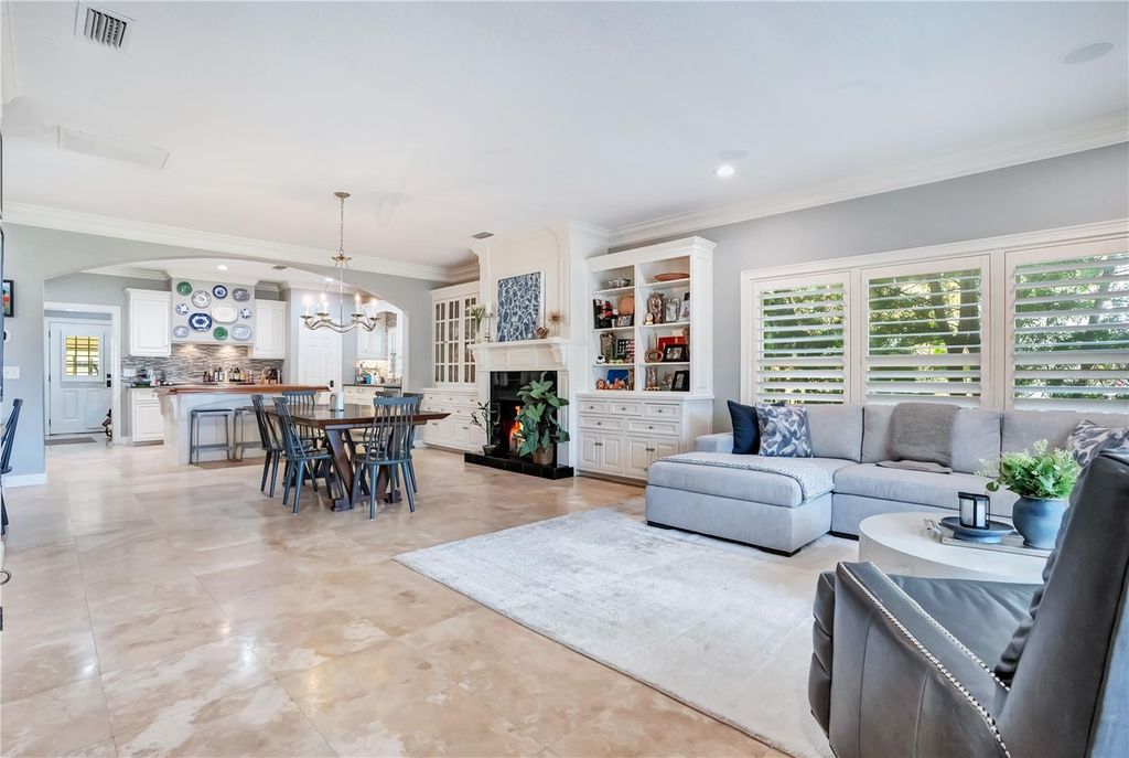 Image 11 of property listing at 515 W 2ND AVENUE, Windermere, FL 34786