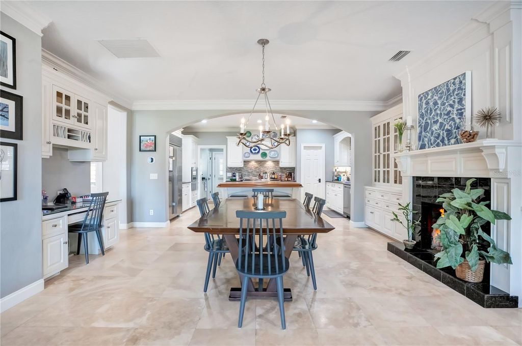 Image 12 of property listing at 515 W 2ND AVENUE, Windermere, FL 34786