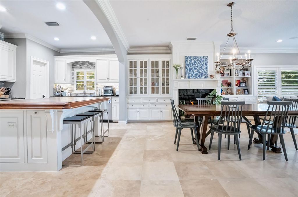 Image 17 of property listing at 515 W 2ND AVENUE, Windermere, FL 34786