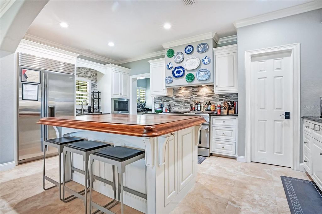 Image 19 of property listing at 515 W 2ND AVENUE, Windermere, FL 34786