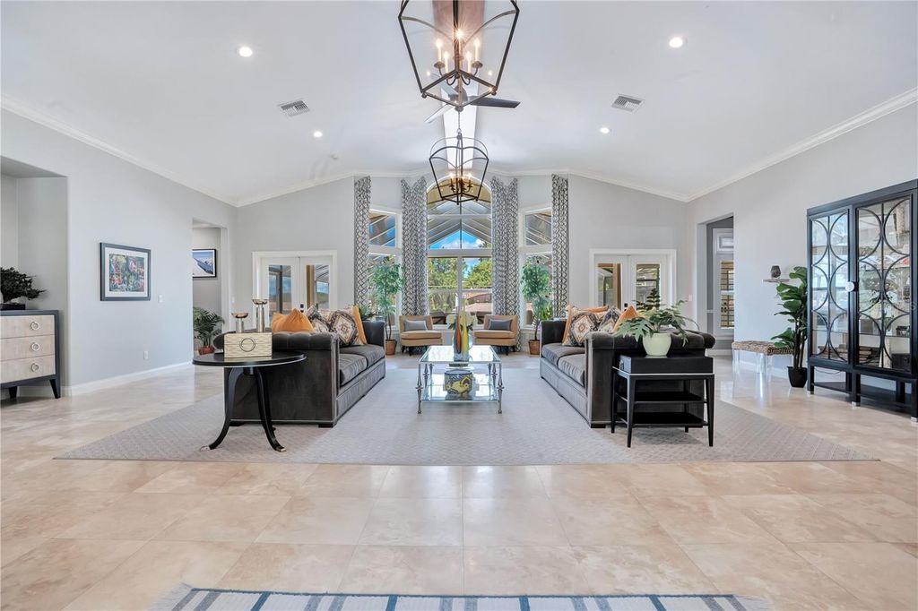 Image 3 of property listing at 515 W 2ND AVENUE, Windermere, FL 34786