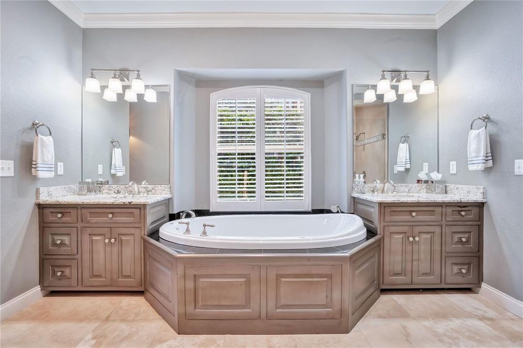 Image 32 of property listing at 515 W 2ND AVENUE, Windermere, FL 34786