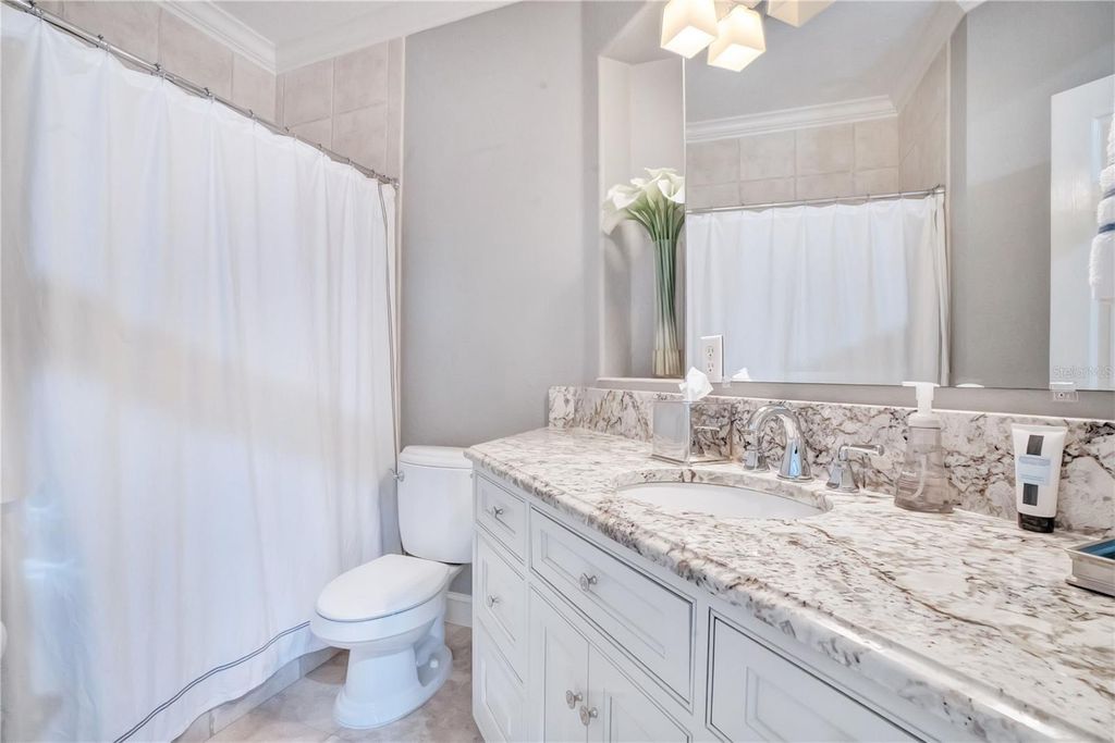 Image 37 of property listing at 515 W 2ND AVENUE, Windermere, FL 34786
