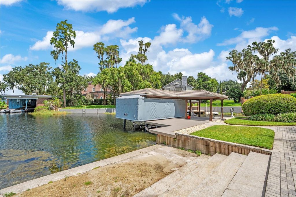 Image 48 of property listing at 515 W 2ND AVENUE, Windermere, FL 34786