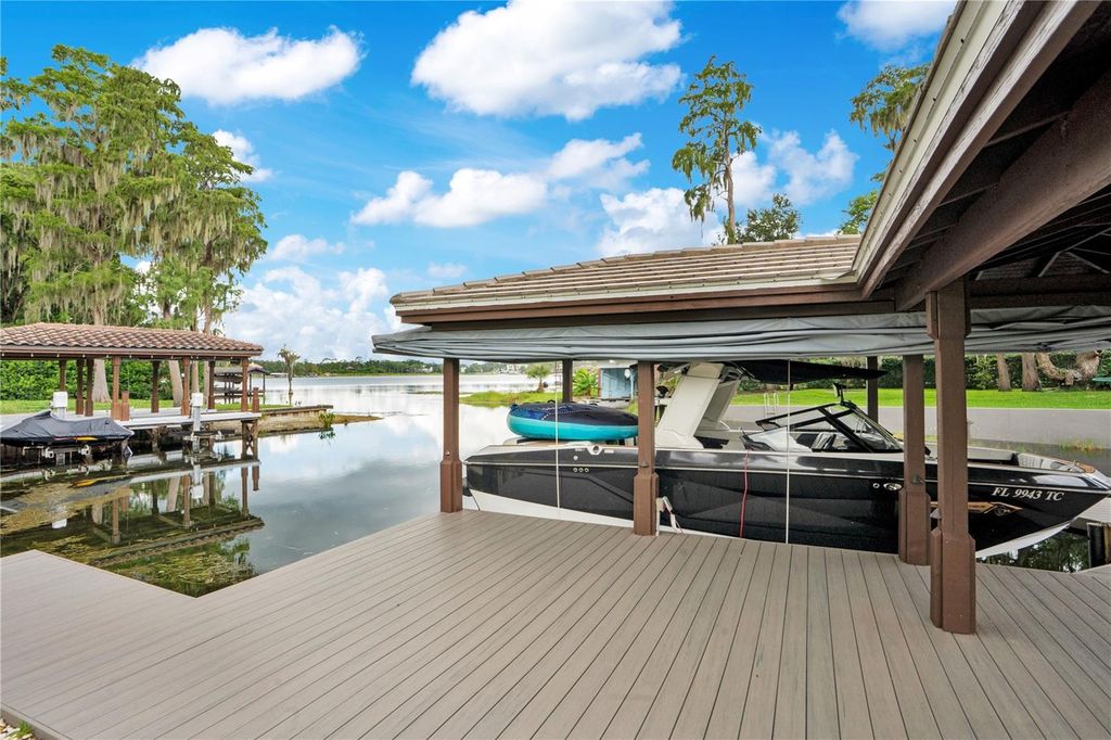 Image 49 of property listing at 515 W 2ND AVENUE, Windermere, FL 34786