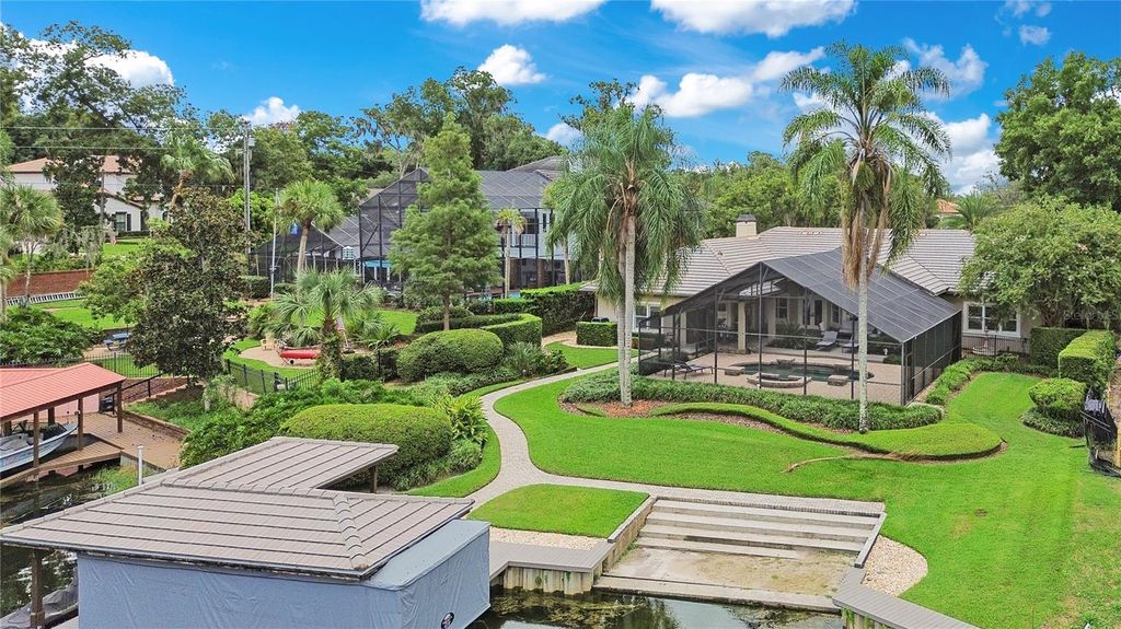 Image 54 of property listing at 515 W 2ND AVENUE, Windermere, FL 34786