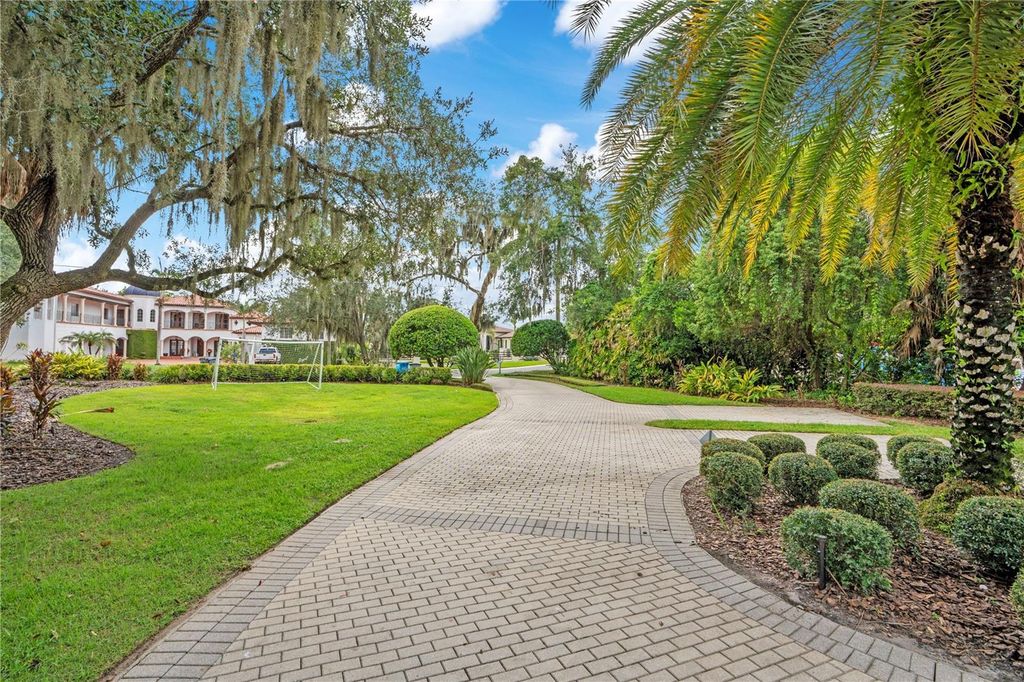 Image 55 of property listing at 515 W 2ND AVENUE, Windermere, FL 34786