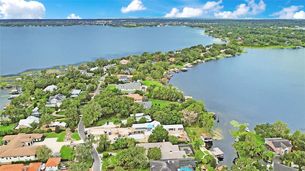 Image 59 of property listing at 515 W 2ND AVENUE, Windermere, FL 34786