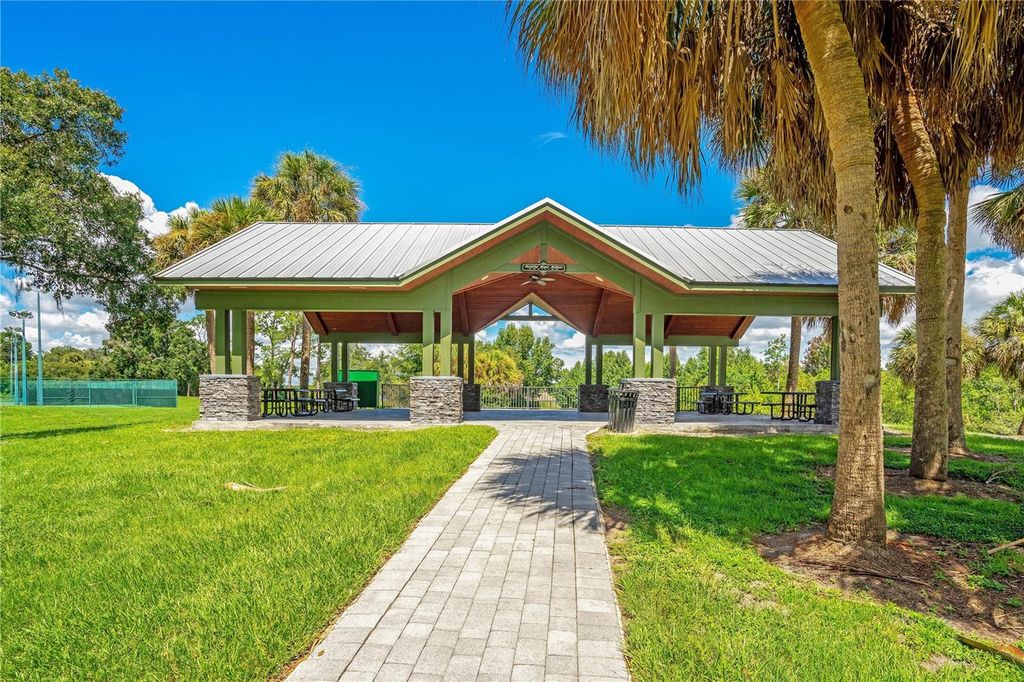 Image 63 of property listing at 515 W 2ND AVENUE, Windermere, FL 34786