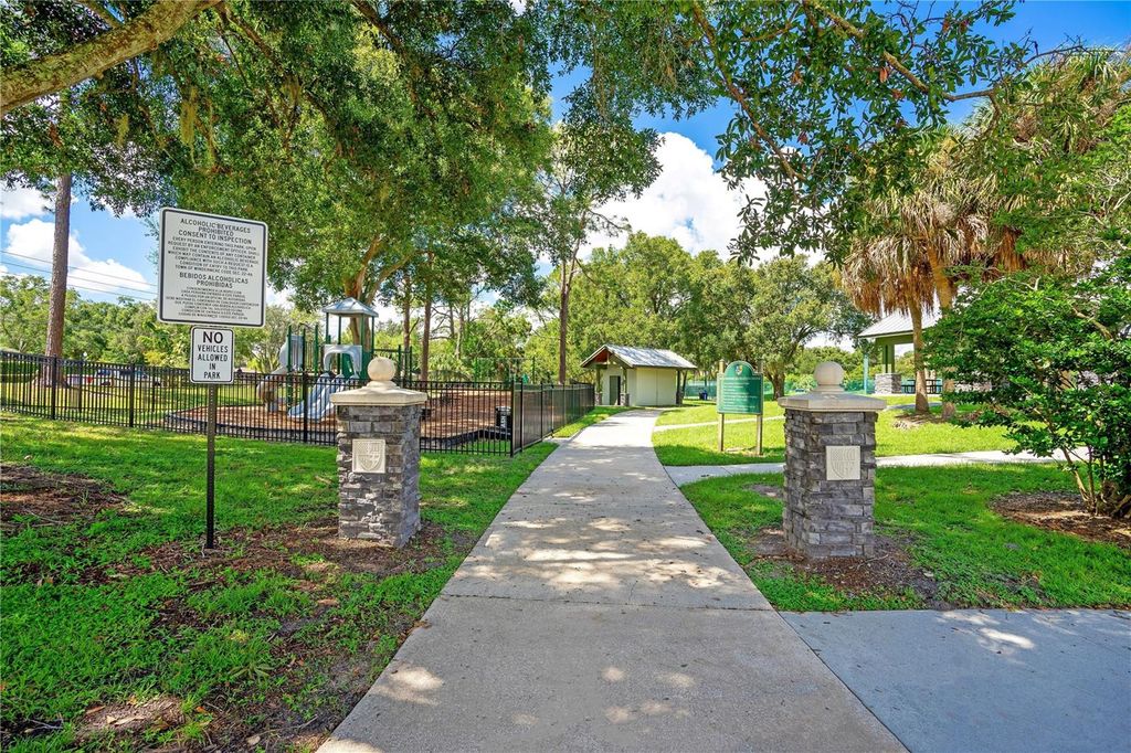 Image 68 of property listing at 515 W 2ND AVENUE, Windermere, FL 34786