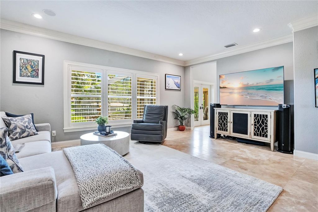Image 10 of property listing at 515 W 2ND AVENUE, Windermere, FL 34786