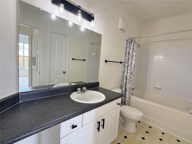 8801 VILLA VIEW CIRCLE 202, Orlando, FL 32821