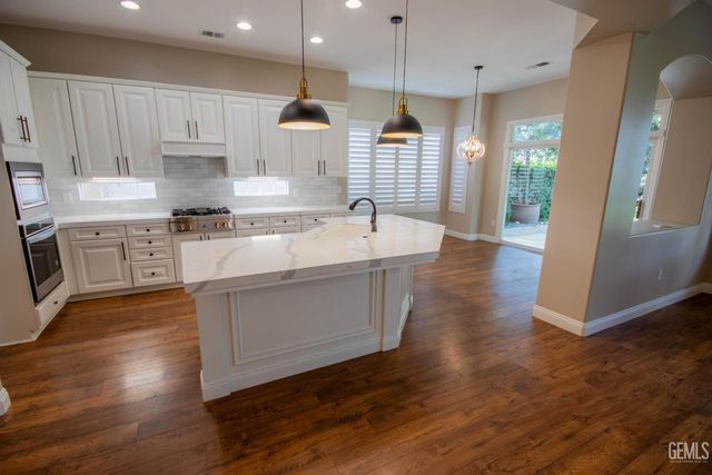 3223 Peace Rose Street, Bakersfield, CA 93311