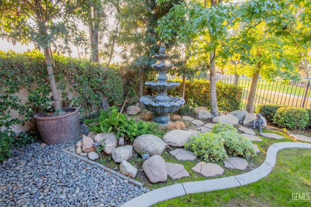 3223 Peace Rose Street, Bakersfield, CA 93311