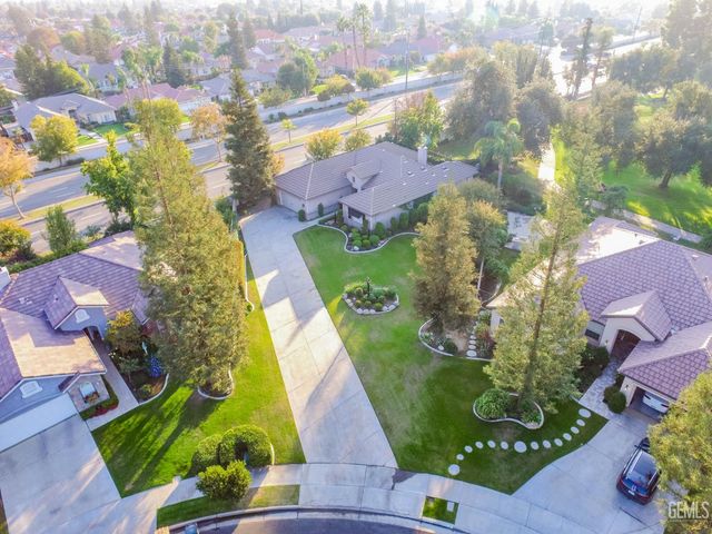 3223 Peace Rose Street, Bakersfield, CA 93311