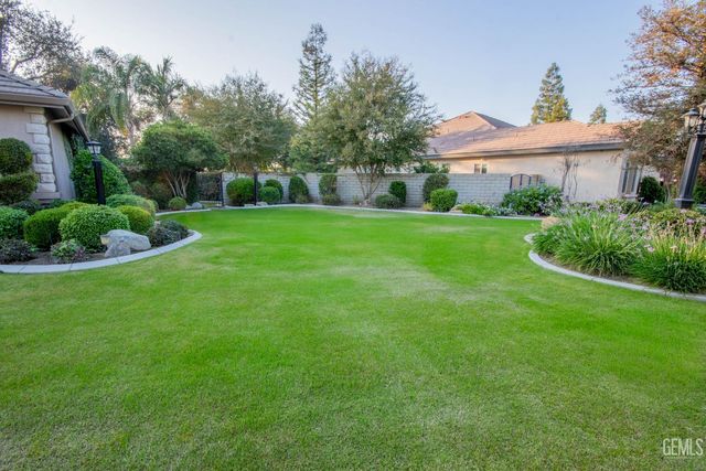 3223 Peace Rose Street, Bakersfield, CA 93311